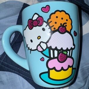 Hello Kitty cupcake mug